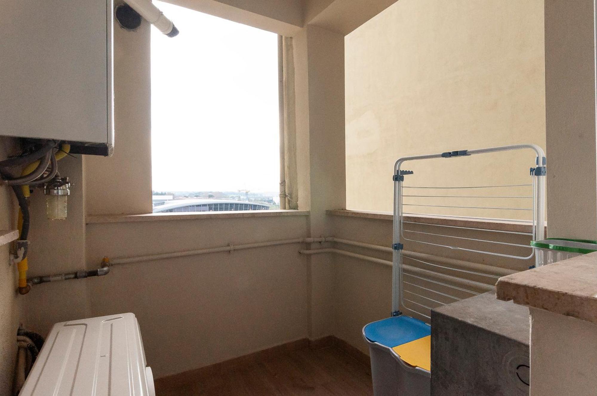 Apartment Elegant Comfy Three-rooms In Eur With Parking Rom