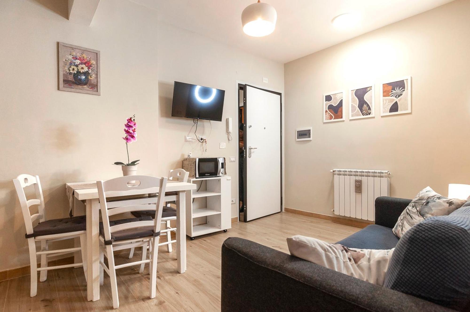 Elegant Comfy Three-rooms In Eur With Parking *