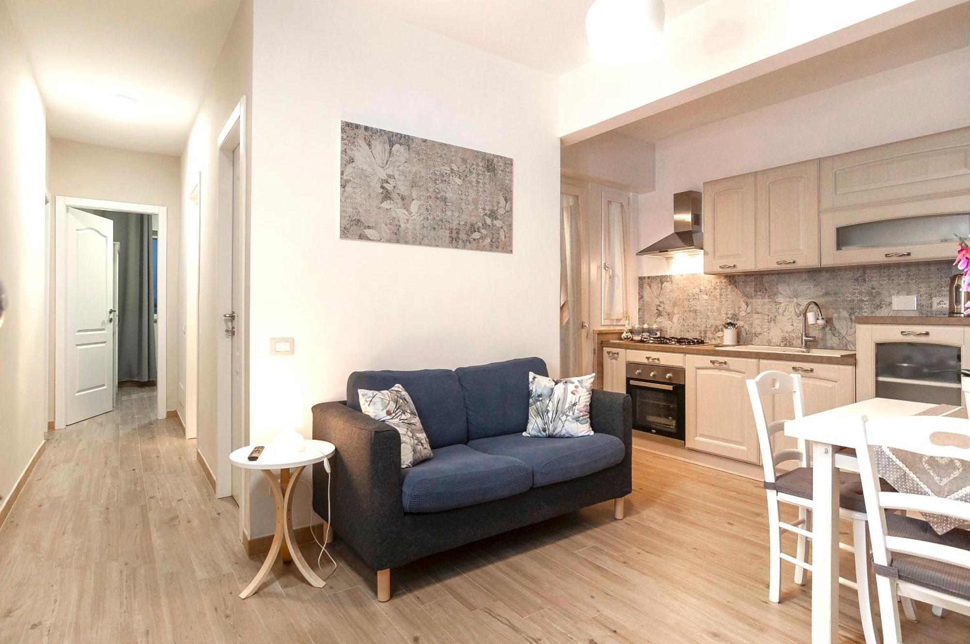 Elegant Comfy Three-rooms In Eur With Parking Lägenhet