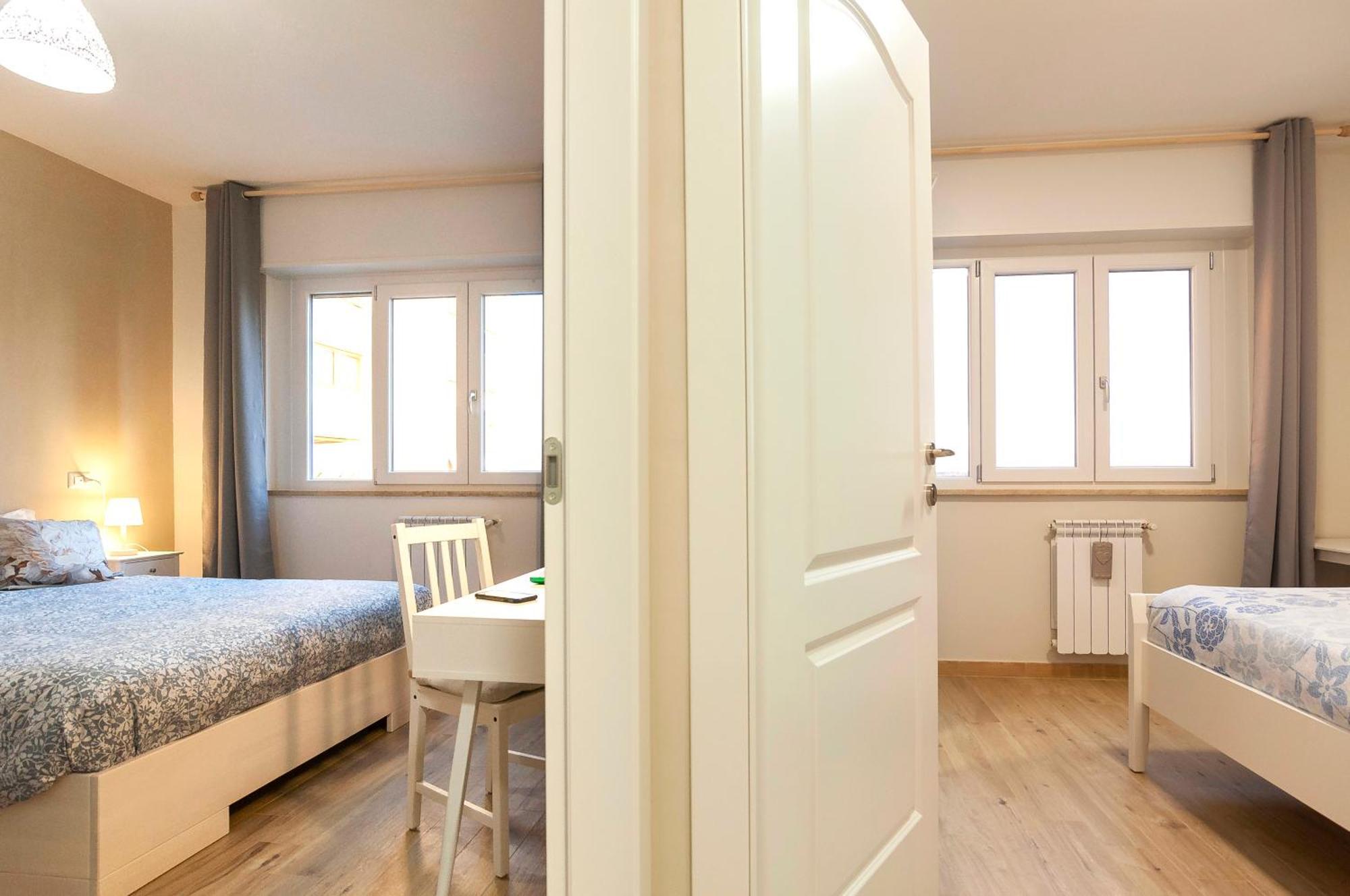 Elegant Comfy Three-rooms In Eur With Parking Lägenhet